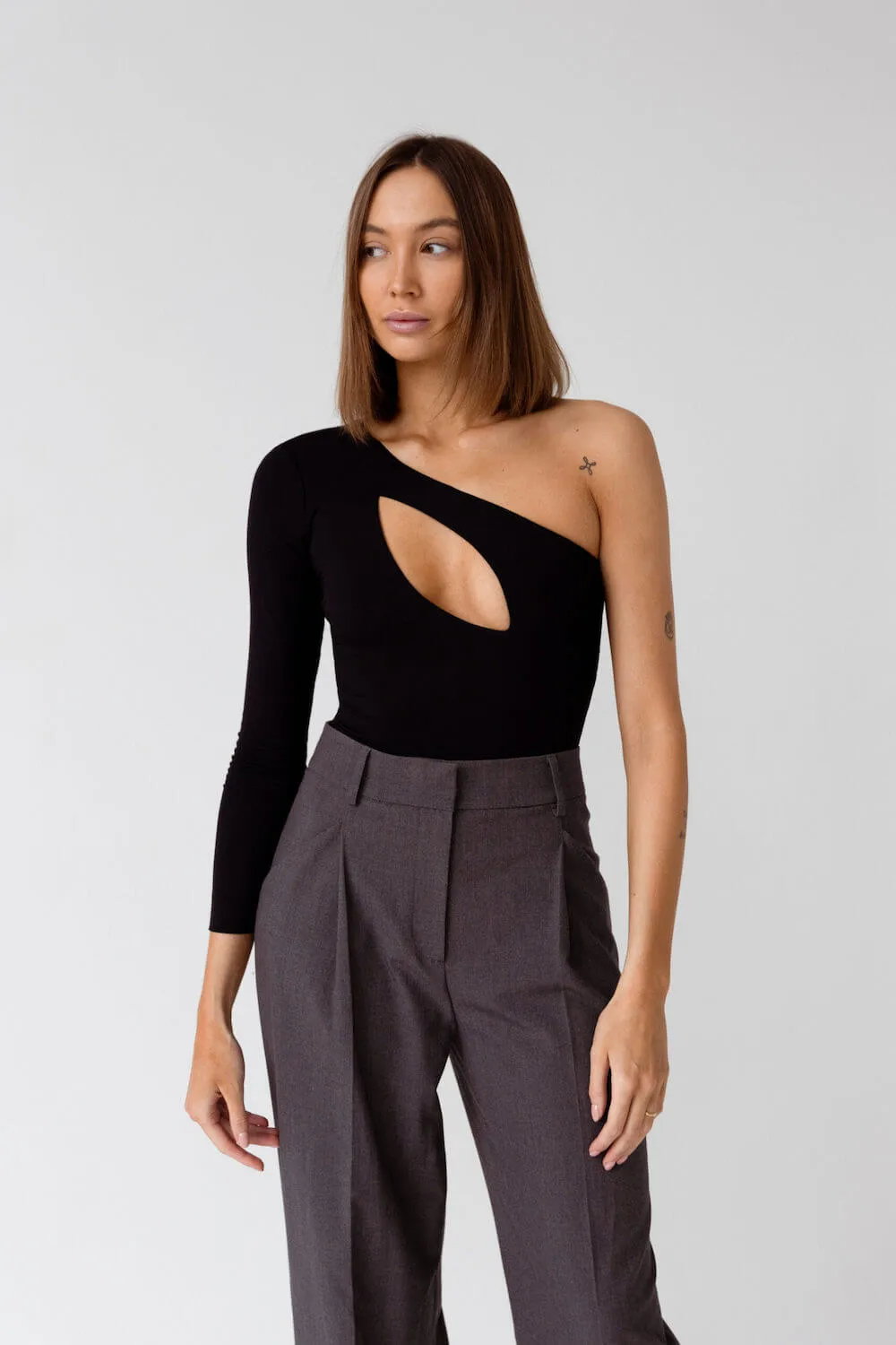 Body Cut-Out Over One Shoulder Black